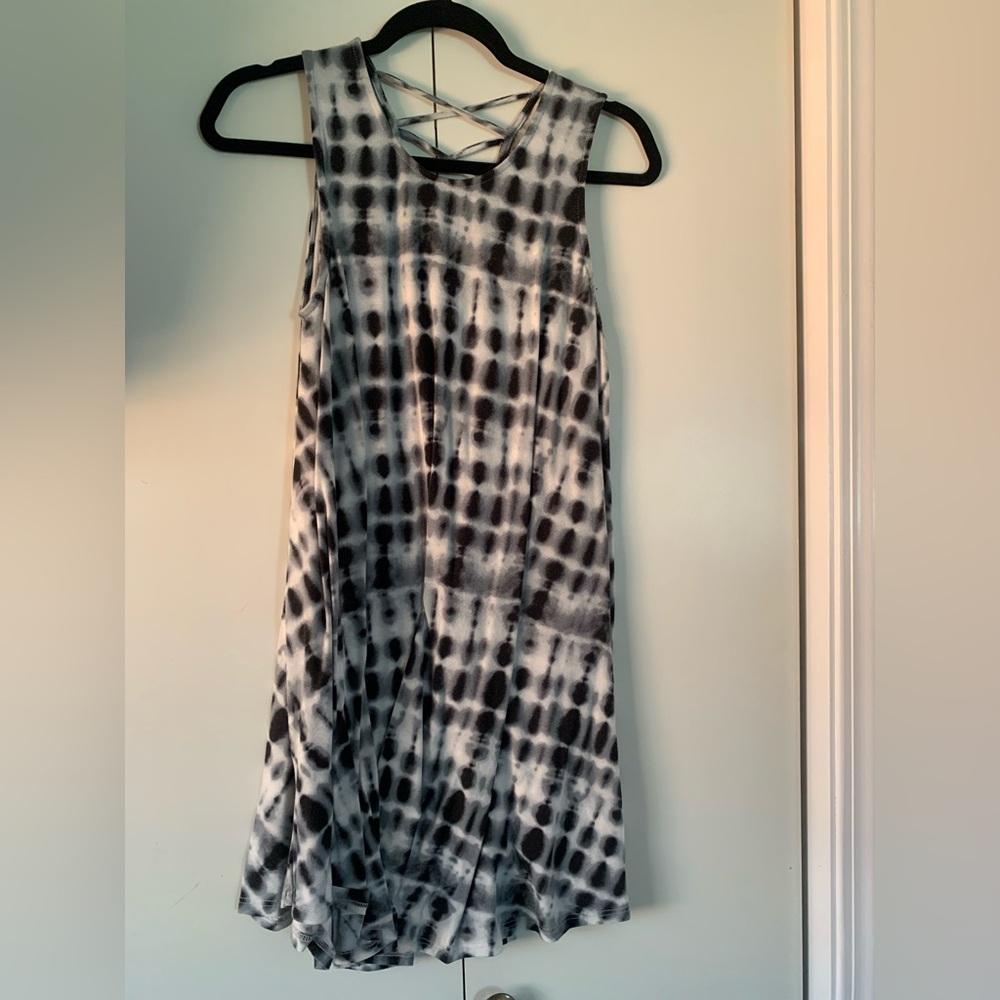 Women’s size large dress.